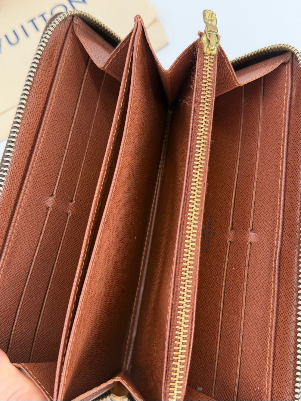 Authentic Louis Vuitton Monogram Zippy Wallet W/Box and Dust Bag Good Condition - Picture 10 of 14